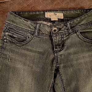 Jolt jeans with back pocket detail